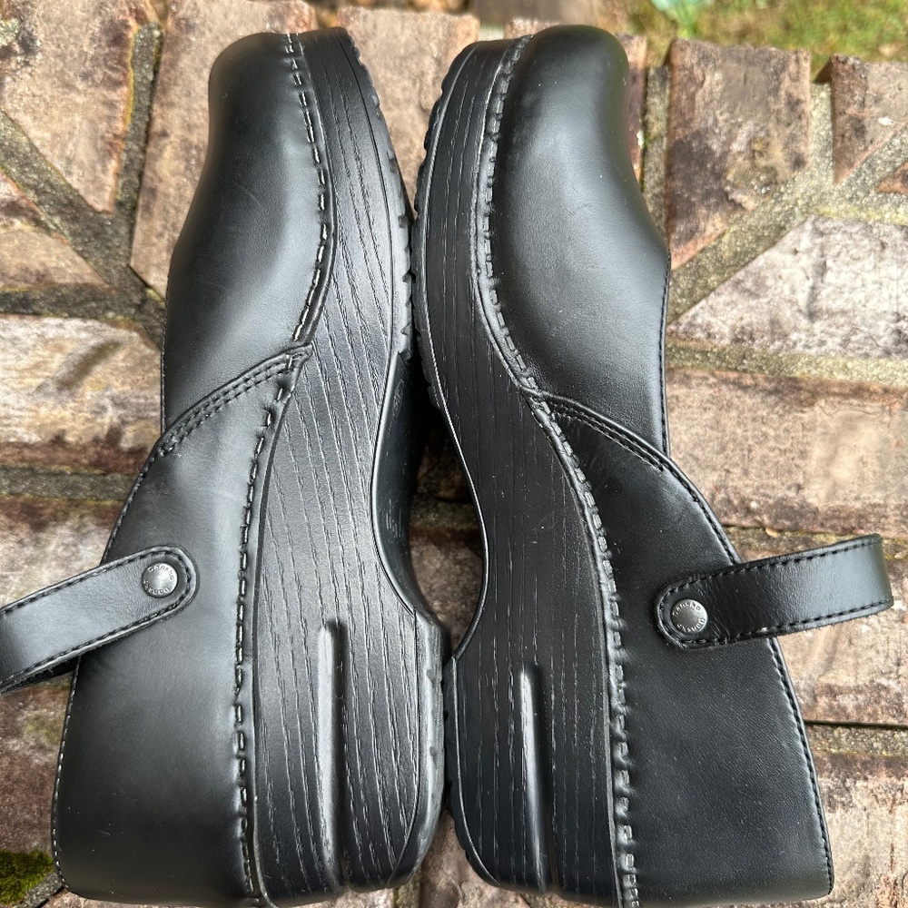 Dansko Women's Black Mary Jane Clogs Size 8.5-9 (39) Black, Like New - Picture 3 of 6